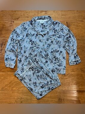 Nicole Miller Floral Pajama Set Capri Pants Button Top Medium